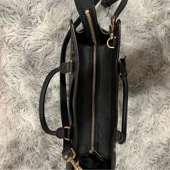 Michael Kors Black Leather Medium East West Dillon Tote w/ cross body strap - Picture 8 of 13